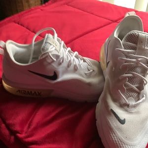 Nike air max woman’s 8.5 great condition!